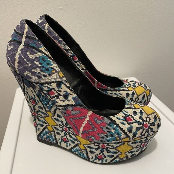 Steve Madden Pammyy Wedge Multi-Color Heel Women’s 7.5M Boho Aztec Retro Pop Art - Picture 1 of 9